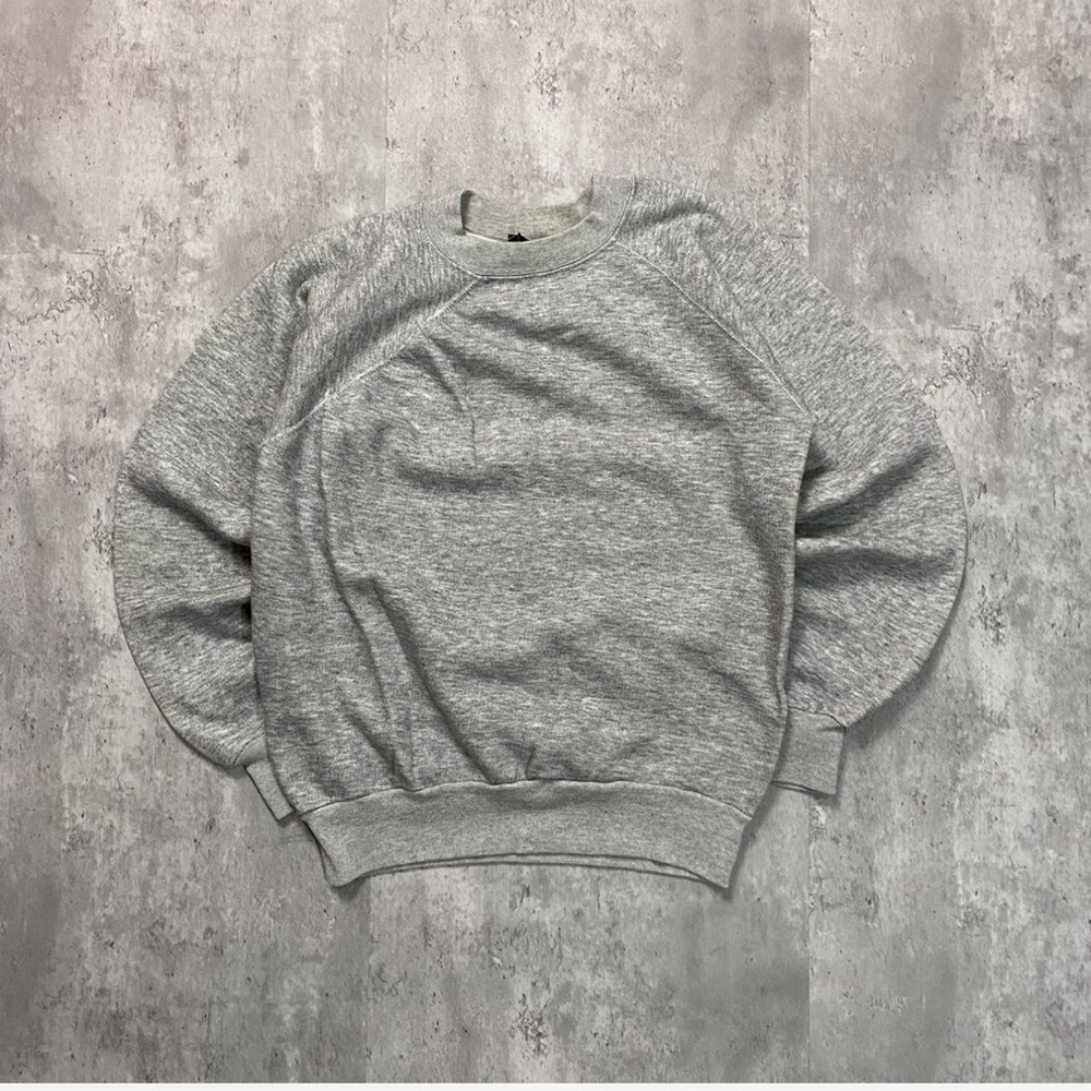 Perfect grey vintage crewneck sweatshirt - unisex